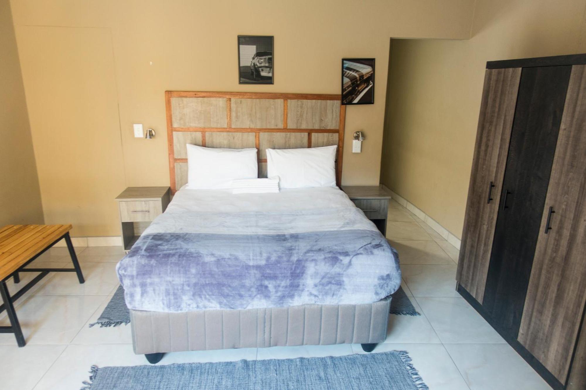 Ondangwa Rest Camp Bed & Breakfast Exterior photo